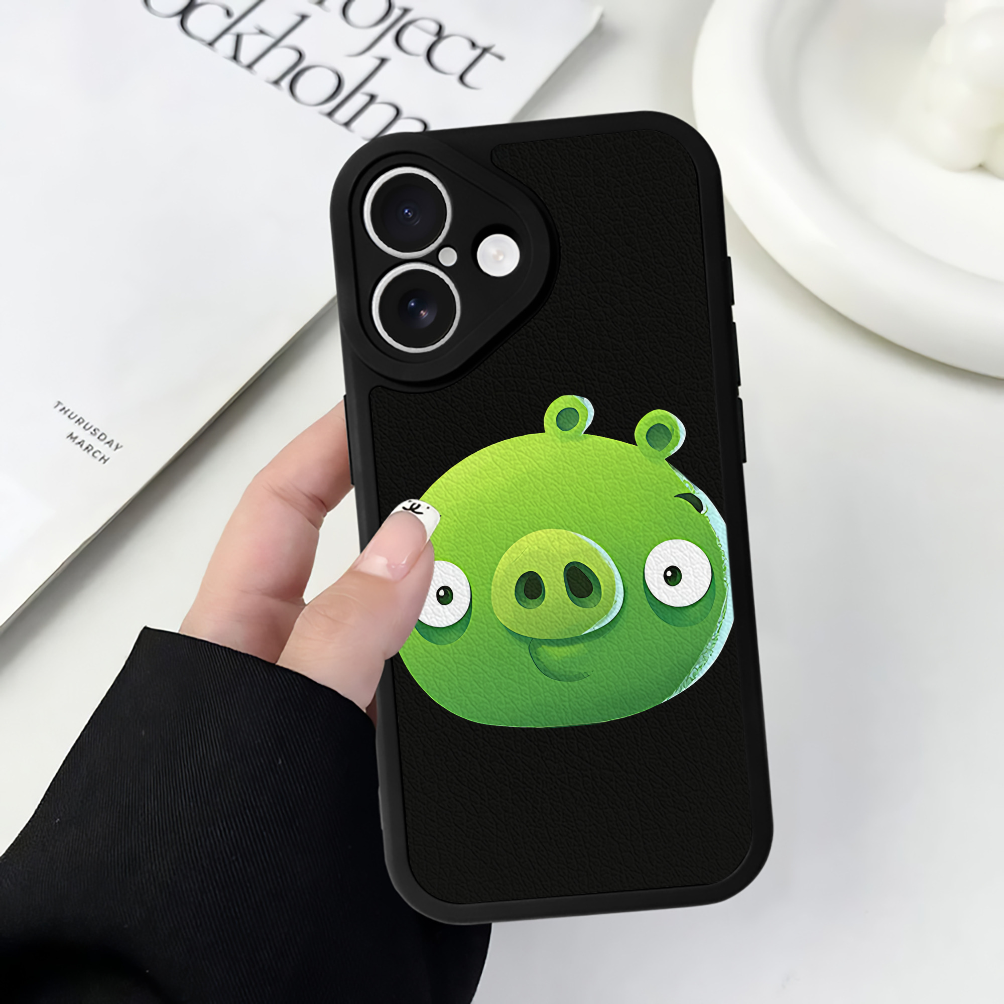 （画像用） Angry Birds アングリーバード 【iPhone 16シリーズ対応】シリコンスマホケース（レザー調） 材質：シリコン